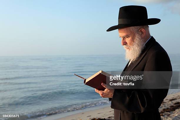 rabbi praying - hasidic jew stock pictures, royalty-free photos & images