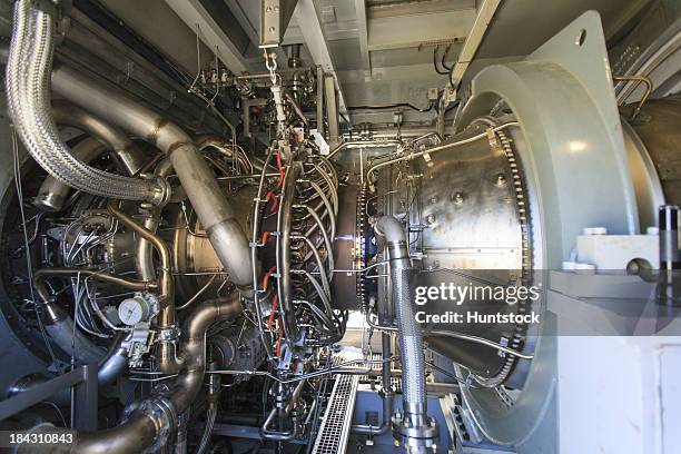 turbina a gas motore a un elettricità impianto di cogenerazione - turbina a gas foto e immagini stock