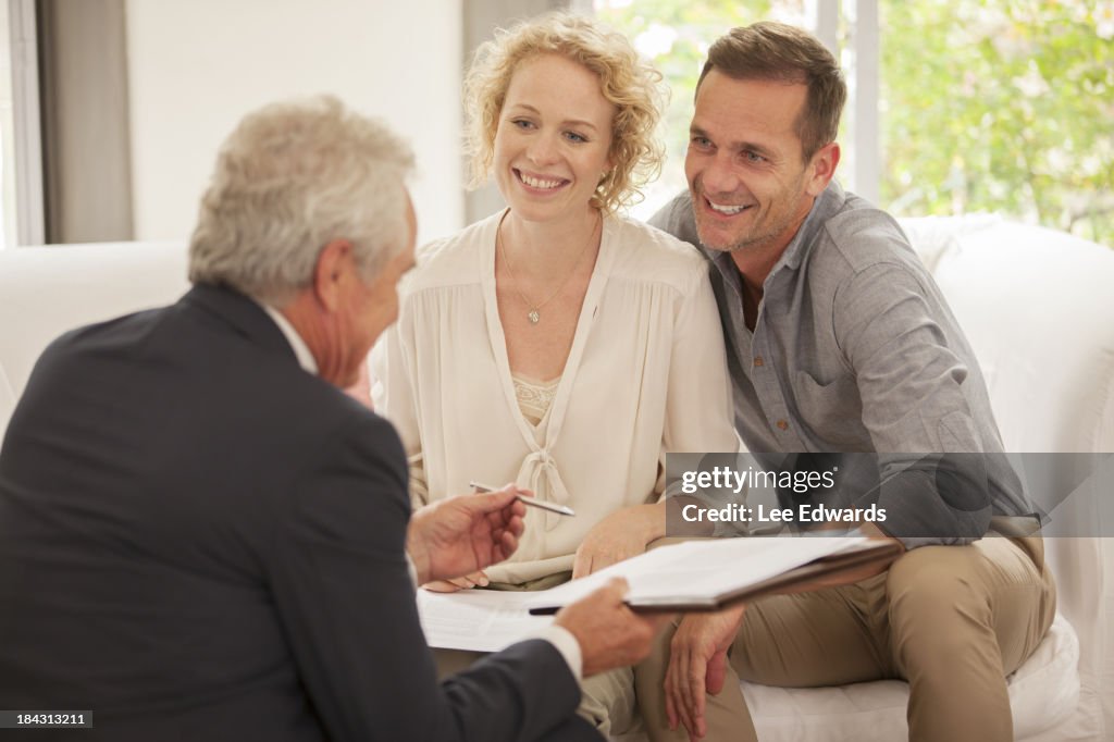 Asesor financiero comunicación con los clientes