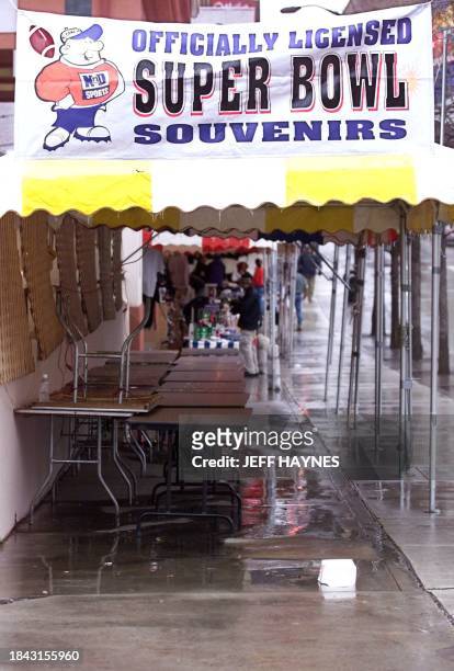 Souvenirs stands sit empty as a major ice storm hits downtown Atlanta, GA the site of Super Bowl XXXIV 29 January 2000 in Atlanta, Georgia. The...