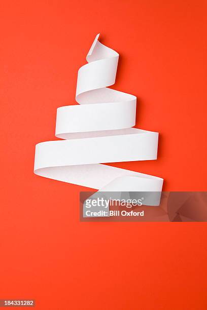 árvore de natal feita de papel - machine christmas tree imagens e fotografias de stock