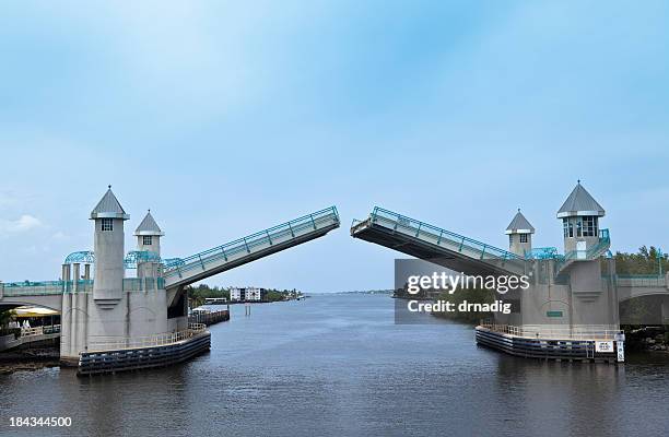 Drawbridge Raft Drawbridge Photos and Premium High Res Pictures - Getty Images