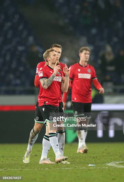 Andreas Voglsammer of Hannover 96 celebrates scoring his team's first goal with teammates during the Second Bundesliga match between Hannover 96 and...