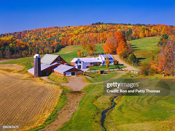 beautiful autumn view of a farmhouse in vermont - new england usa stock pictures, royalty-free photos & images