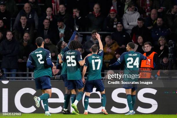 Eddie Nketiah of Arsenal celebrates 0-1 with William Saliba of Arsenal, Mohamed Elneny of Arsenal, Cedric Soares of Arsenal, Reiss Nelson of Arsenal...