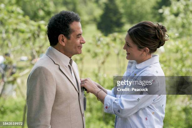 Pictured: Tony Shalhoub as Adrian Monk, Caitlin McGee as Molly --