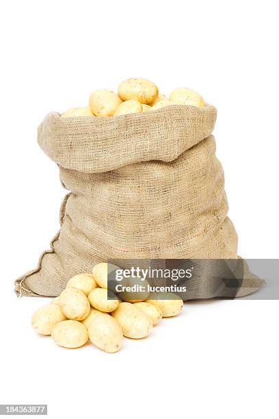 sack of potatoes isolated on white - bag of potato chips stockfoto's en -beelden