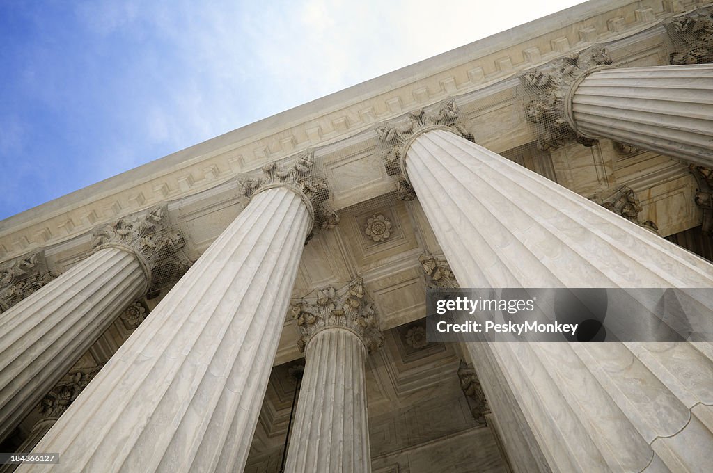 Grand colonne di pietra degli Stati Uniti Corte suprema edificio di Washington DC