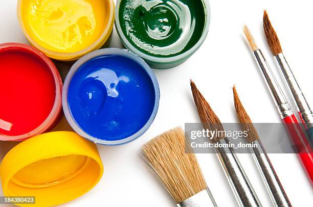 tinta de aguarela, poster tintas na mini latas, caiar, isolado - grupo médio de objetos imagens e fotografias de stock