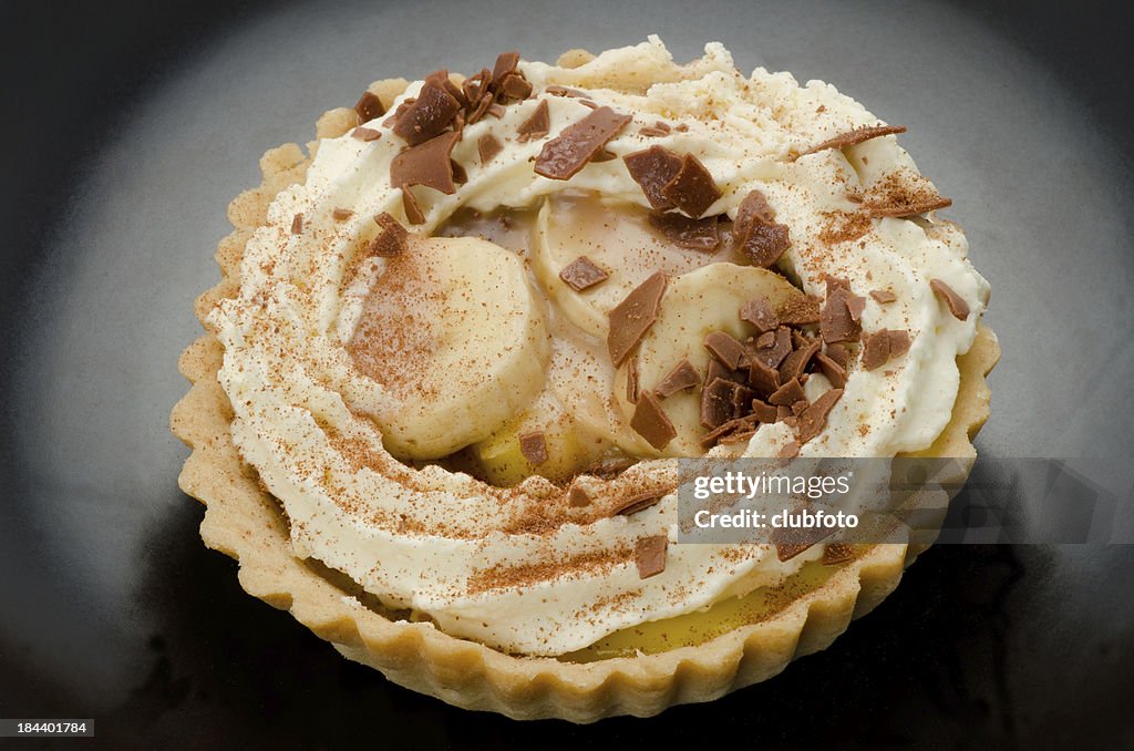 Banoffee pie on a black serving dish