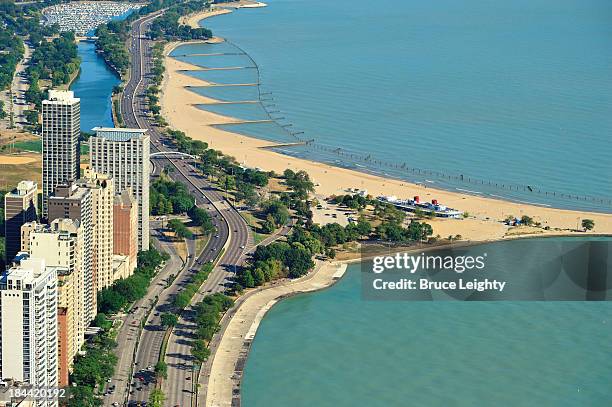 north avenue beach view - north avenue beach stockfoto's en -beelden