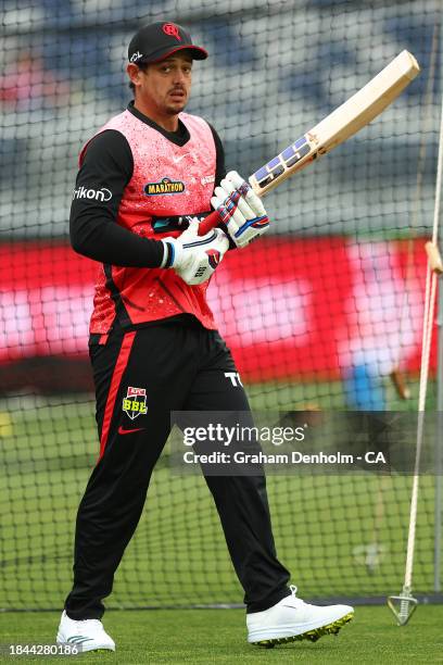 Quinton de Kock of the Renegades warms up prior to the BBL match between Melbourne Renegades and Perth Scorchers at GMHBA Stadium on December 10,...