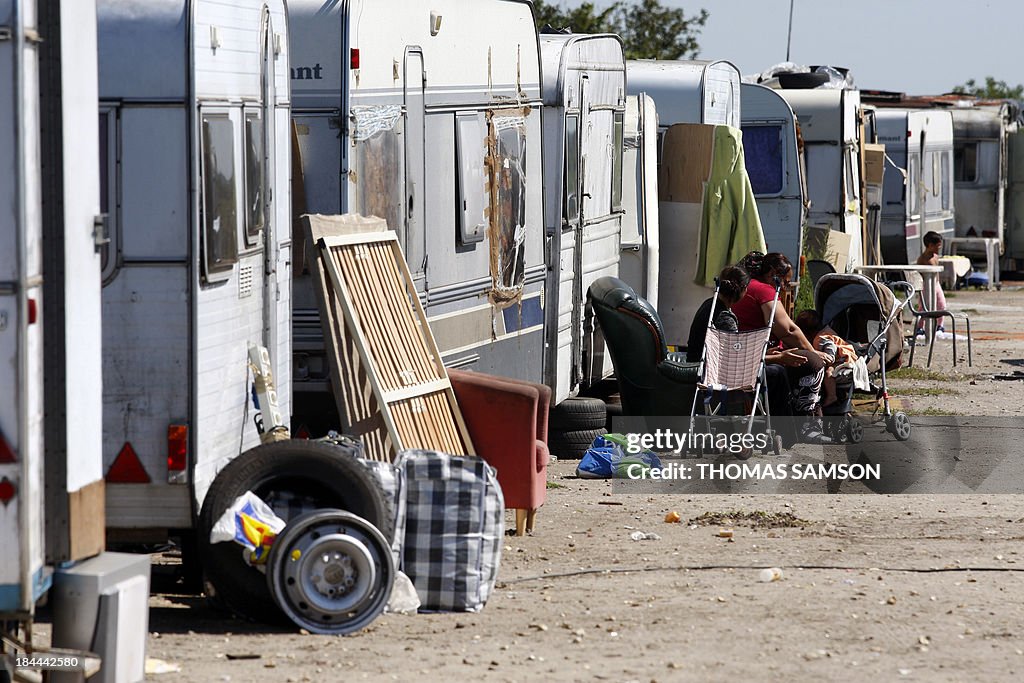 FRANCE-IMMIGRATION-POLITICS-ROMA