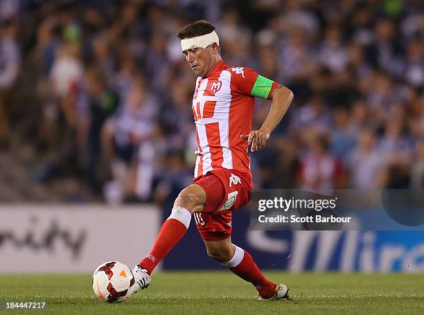 Harry Kewell of the Heart controls the ball during the round one A-League match between the Melbourne Victory and the Melbourne Heart at Etihad...