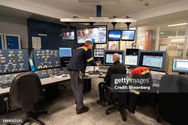Sector Control Command Center Of France Photos and Premium High Res Pictures - Getty ...