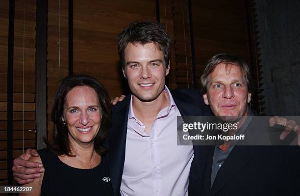 Producer Lucy Fisher, Josh Duhamel and producer Douglas Wick