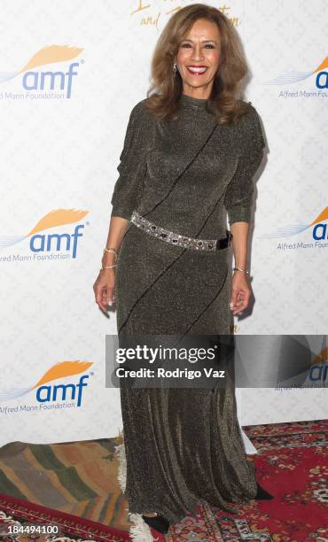 Singer Marilyn McCoo attends the 10th Annual Alfred Mann Foundation Gala on October 13, 2013 in Beverly Hills, California.