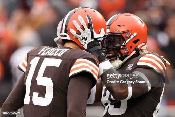 Joe Flacco of the Cleveland Browns and David Njoku of the Cleveland Browns celebrate a touchdown during the first quarter against the Jacksonville...