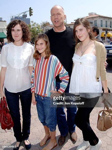 Bruce Willis And Family Photos and Premium High Res Pictures - Getty Images