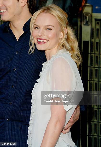 Kate Bosworth during Kate Bosworth and Brandon Routh Visit Kitson to Promote "Superman Returns" - May 1, 2006 at Kitson in Beverly Hills, California,...