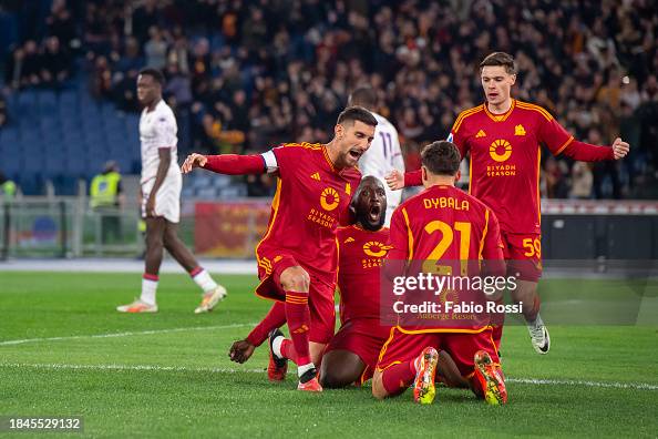 Romelu Lukaku of AS Roma celebrates after scored the first goal for