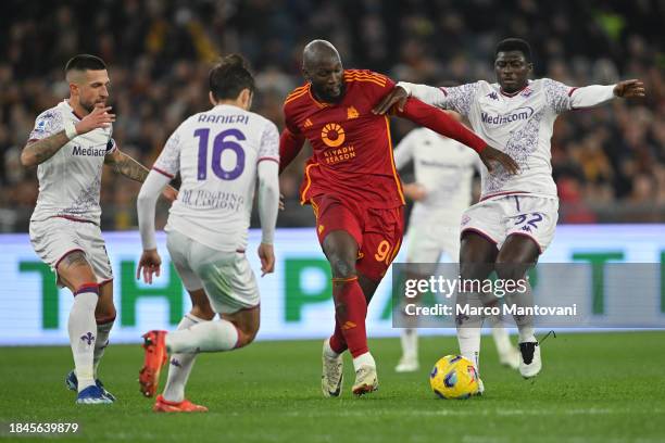 Romelu Lukaku of AS Roma in action during the Serie A TIM match between AS Roma and ACF Fiorentina at Stadio Olimpico on December 10, 2023 in Rome,...