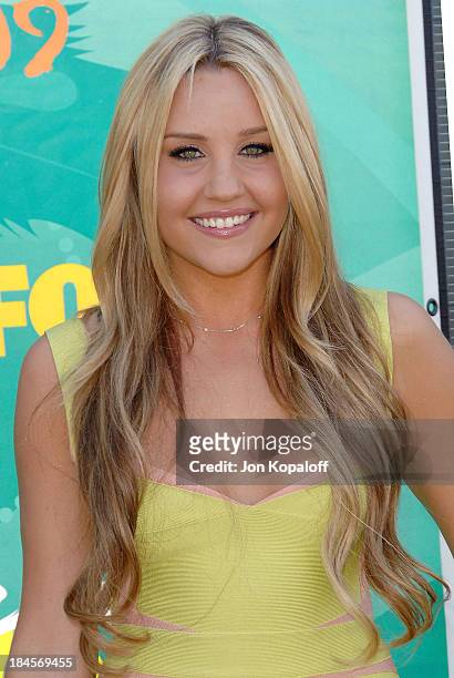 Actress Amanda Bynes arrives at the Teen Choice Awards 2009 held at the Gibson Amphitheatre on August 9, 2009 in Universal City, California.