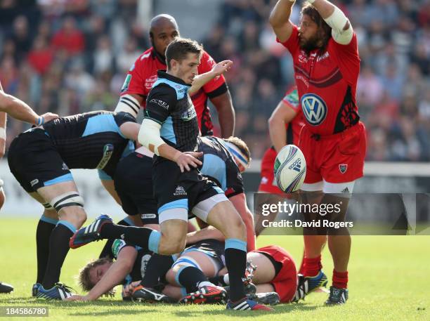 Henry Pyrgos of Glasgow kicks the ball upfield during the Heineken Cup Pool 2 match between Toulon and Glasgow Warriors at the Felix Mayol Stadium on...