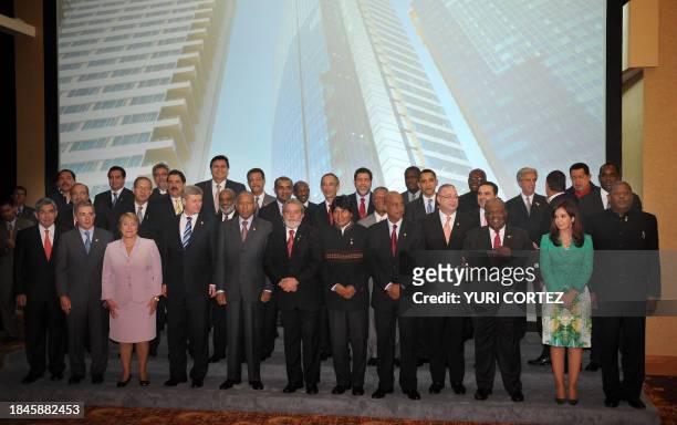 Leaders from the Americas pose for the official picture of the V Summit of the Americas in Port-of-Spain on April 18, 2009. First row, L-R: Costa...
