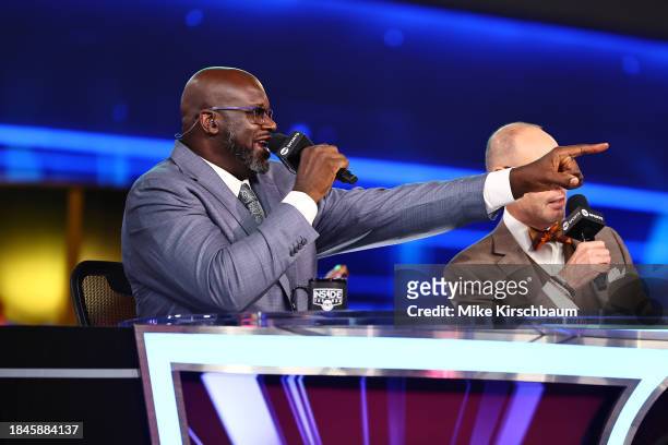 Shaquille O'Neal points before the game between the New Orleans Pelicans and Los Angeles Lakers as part of the 2023 NBA In-Season Tournament on...