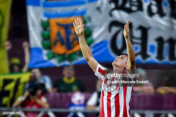 Guido Carrillo of Estudiantes de La Plata celebrates after scoring the team's first goal during the final match of Copa Argentina 2023 between...