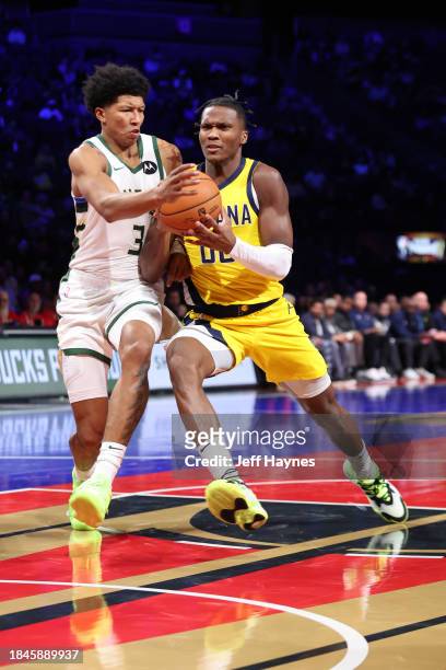 Bennedict Mathurin of the Indiana Pacers drives to the basket during the game against the Milwaukee Bucks during the semifinals of the In-Season...