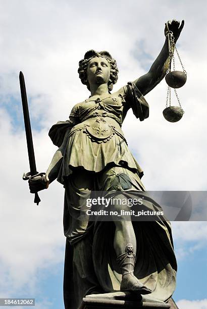 lady knox geyser - justitia-waage stock-fotos und bilder