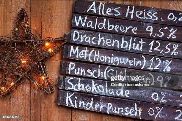 christmas market refreshment - german christmas markets stock pictures, royalty-free photos & images