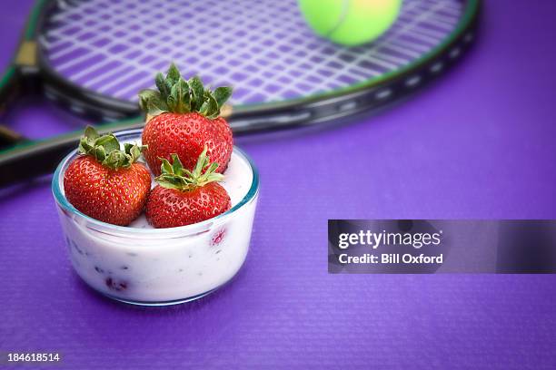 concept de wimbledon - wimbledon tennis photos et images de collection