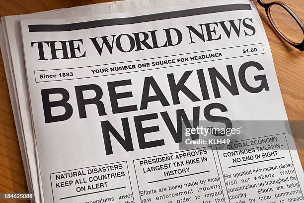 breaking news headline - krantenkop stockfoto's en -beelden