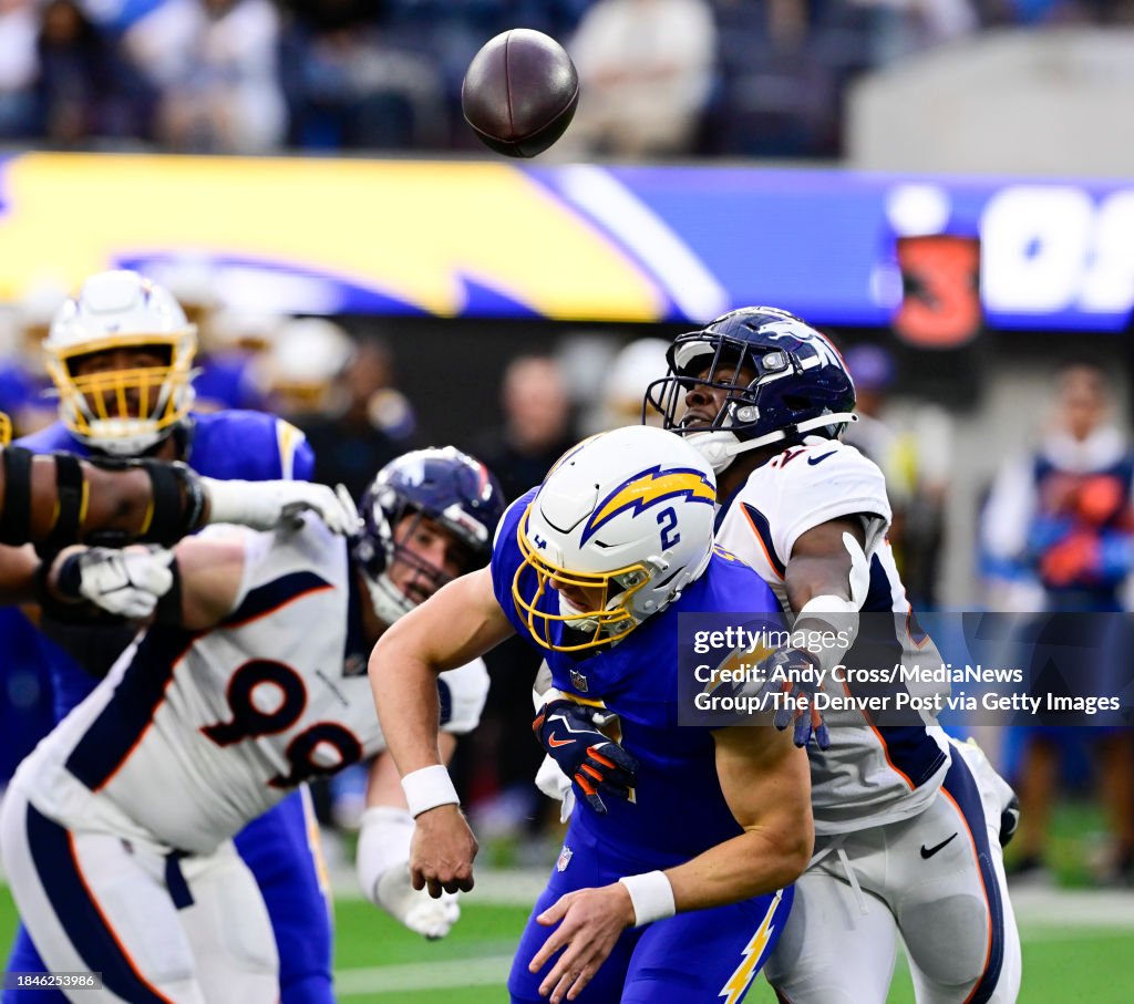 Denver Broncos vs Los Angeles Chargers