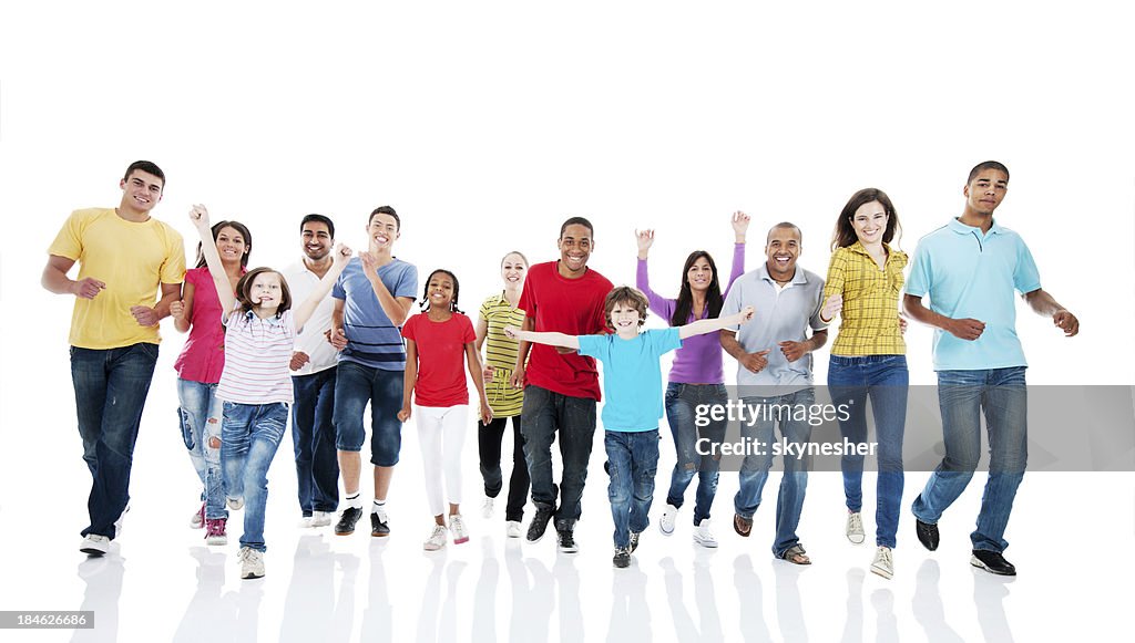 Grand groupe de personnes de courir.