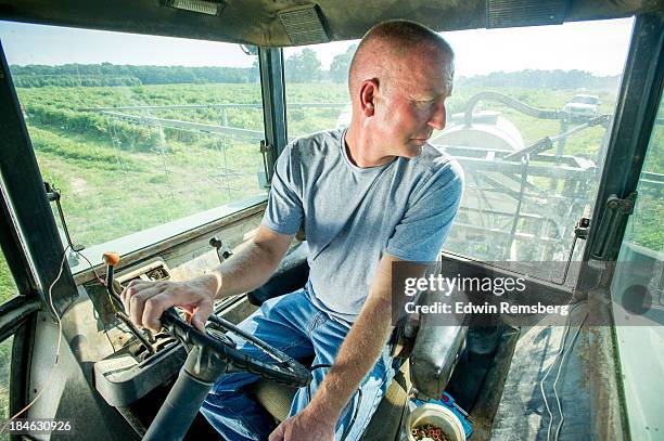 Spray Rig Operator Spray Rig Photos and Premium High Res Pictures - Getty Images