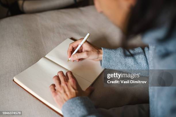 Person Writting Down Routine 150 Person Writing Down List Stock Photos, High-Res Pictures, and ...