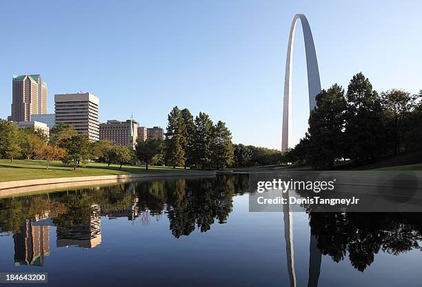 the gateway arch - missouri arch stock pictures, royalty-free photos & images