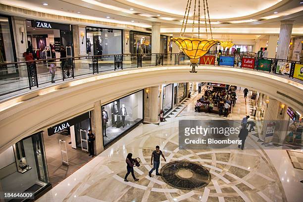 142 Dlf Promenade Mall Stock Photos, High-Res Pictures, and Images - Getty  Images