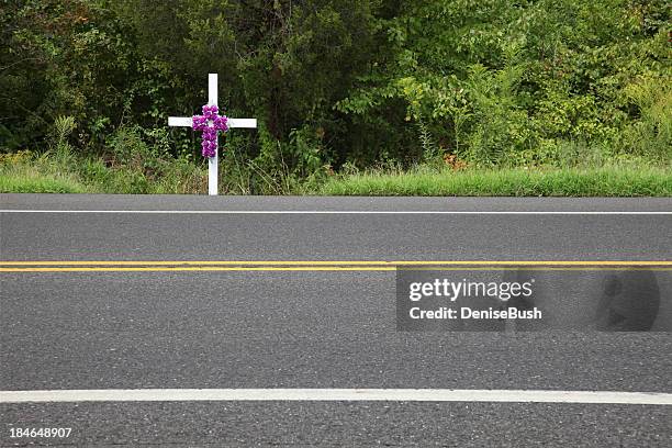 assistenza stradale memorial - cross shape foto e immagini stock