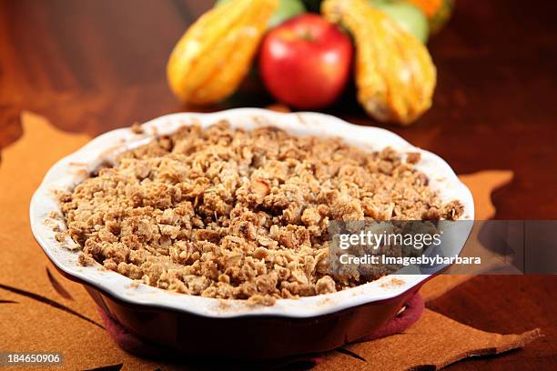 apple crumble - apple crumble stock pictures, royalty-free photos & images