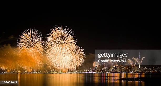 fireworks display in auckland, new zeland - auckland region stock pictures, royalty-free photos & images