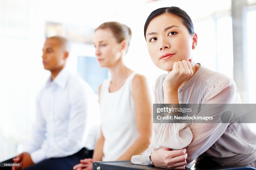 Negocios personas esperando a ser oídas