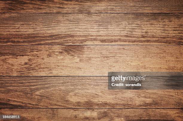 vista dall'alto di tavolo in legno vecchio marrone scuro - wood material foto e immagini stock
