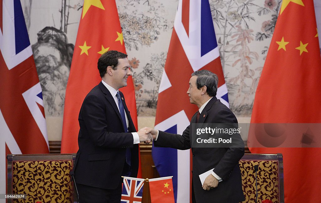 Chinese Vice Premier Meets With British Officials