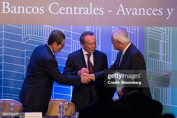 Roberto del Cueto, deputy governor of Banco de Mexico, from left, Guillermo Ortiz, former governor of Banco de Mexico, and Pedro Aspe, co-chariman of...