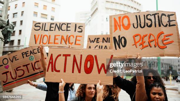 young people on strike for human rights - anti racism stock pictures, royalty-free photos & images